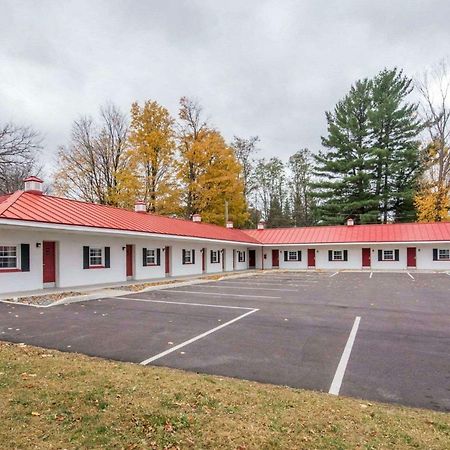 Econo Lodge Saint Albans Kültér fotó