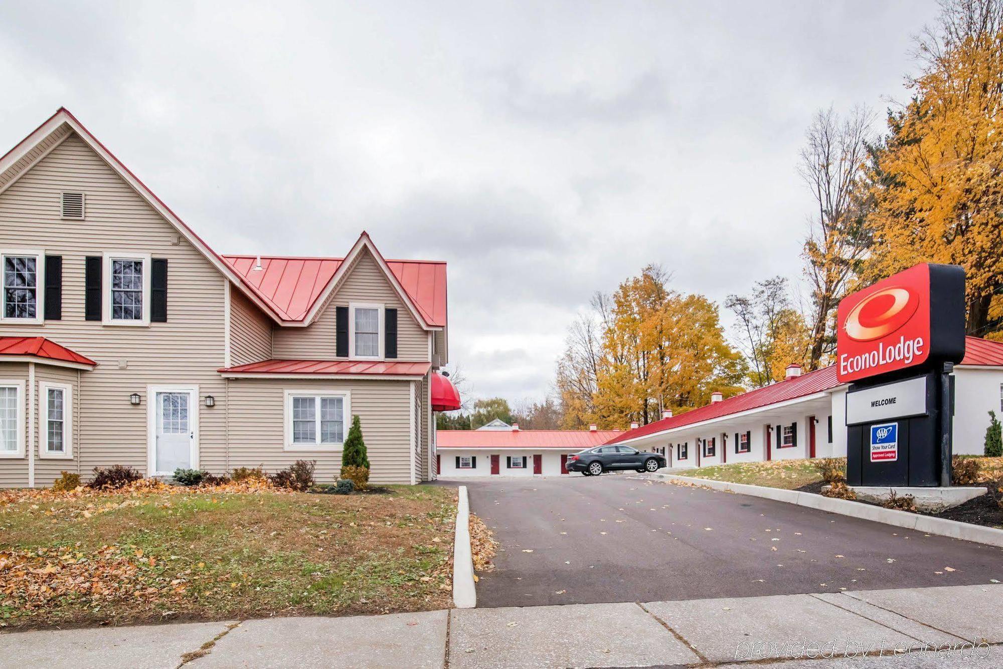 Econo Lodge Saint Albans Kültér fotó