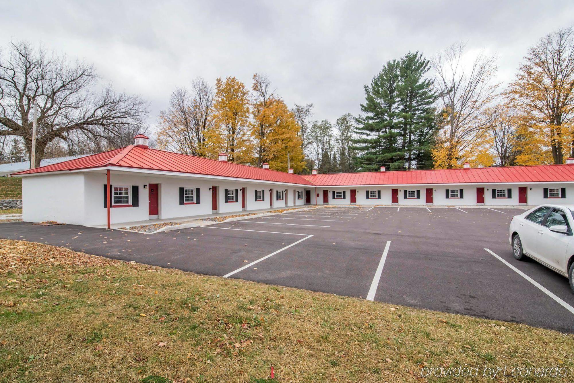 Econo Lodge Saint Albans Kültér fotó
