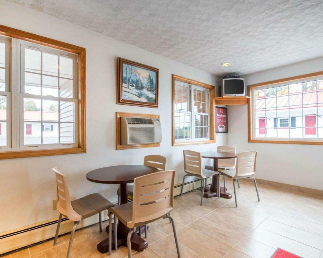 Econo Lodge Saint Albans Kültér fotó
